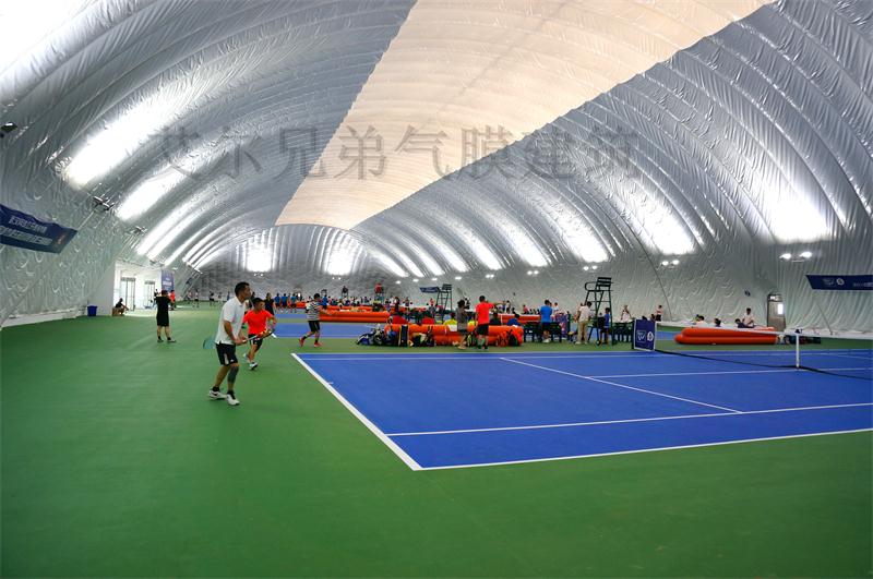 無梁無柱的大跨度氣膜建筑是靠什么支撐的？