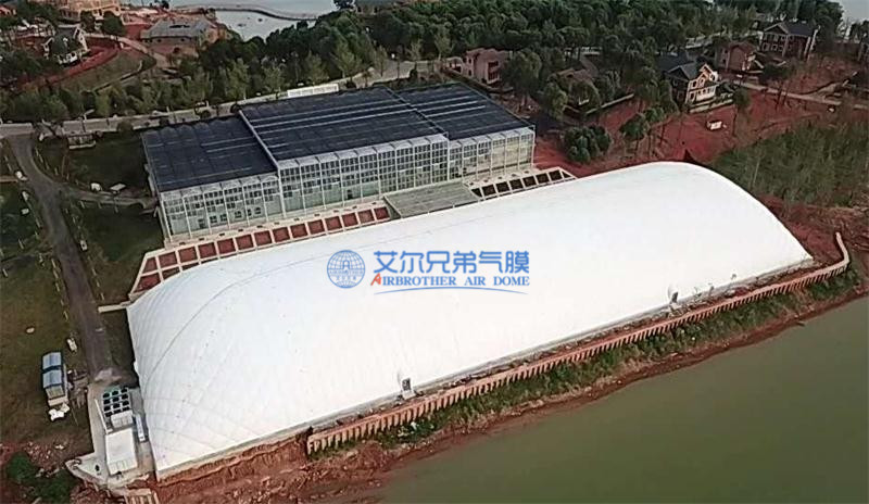 充氣膜結構建筑的出現(xiàn)在建筑史上揭開了新的一頁
