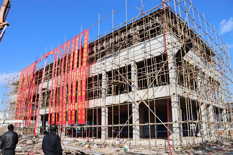 榮耀封頂，砥礪奮進(jìn)，青島艾爾兄弟科技有限公司新辦公大樓圓滿封頂!