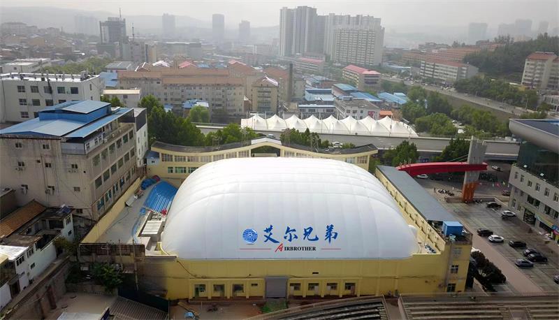 氣膜結構建筑整體美觀大方，后期使用效果好