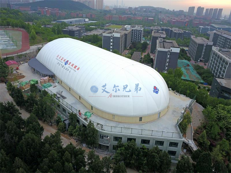 打造適合運動的氣膜體育館，構建城市新特色