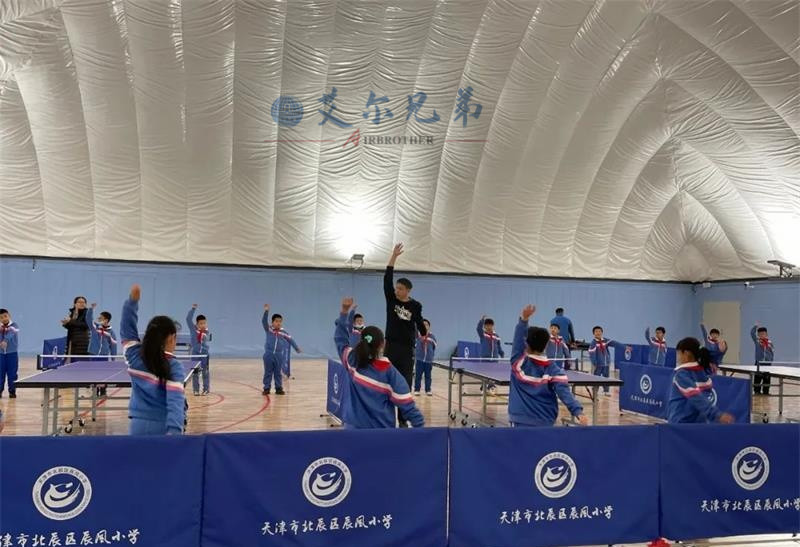 惡劣天氣下，學(xué)校氣膜體育館受到青睬